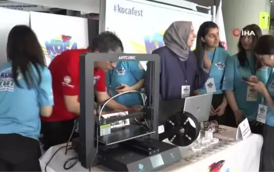 Kocasinan Mesleki ve Teknik Anadolu Lisesi öğrencileri 3D yazıcı ile kendi robot parçalarını üretiyor