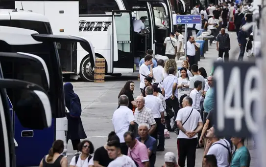 İstanbul Otogarı'ndaki Bayram Trafiği Azalmaya Başladı
