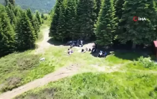 Binlerce vatandaş Uludağ'a akın etti
