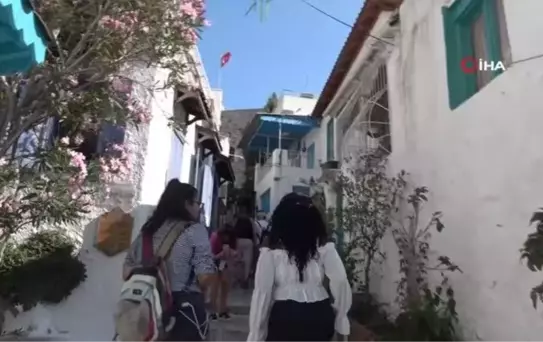 Dünyaca ünlü sanatçı Della Miles Marmaris'e geldi