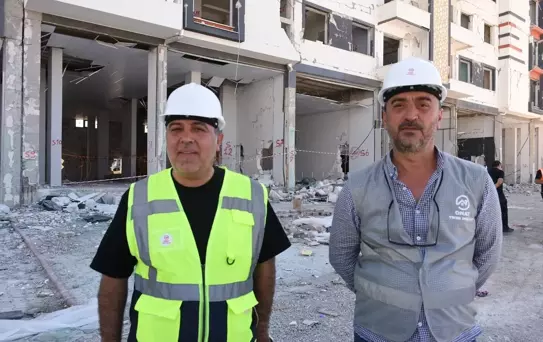 Malatya'da Depremden Etkilenen Binalar Patlayıcı Kullanılarak Yıkılıyor
