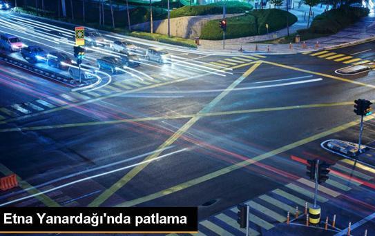 İtalya'nın güneyinde Etna Yanardağı'nda patlama yaşandı