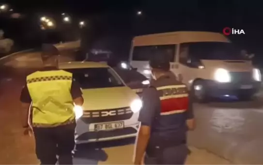 Kamp alanındaki yangın büyüdü, ÖSO'nun eğitim aldığı kışla boşaltıldı