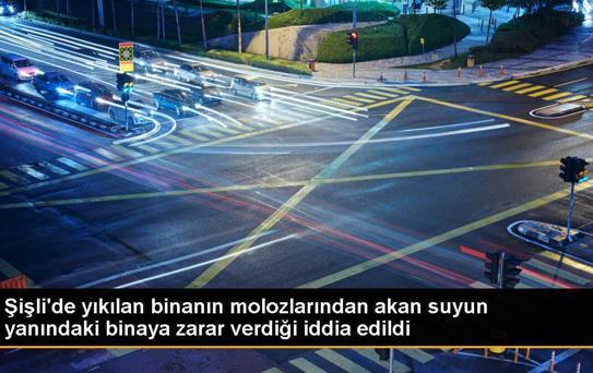 Şişli'de Yıkılan Bina Molozları Yan Binaya Zarar Verdi