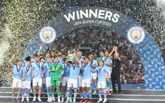 UEFA Süper Kupa finalinde Manchester City, normal süresi 1-1 biten maçta Sevilla'yı penaltı atışları sonucunda 5-4 yenerek şampiyon oldu.