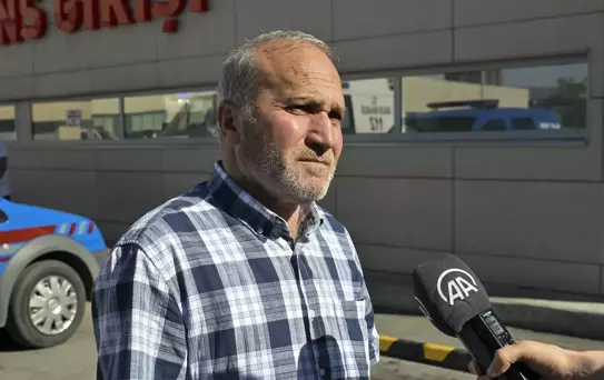 Ankara'da Kamyonun Üzerine Devrildi, Sürücü Ölümden Saniyeyle Kurtuldu