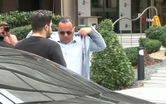 Tekne kazasında yaralanan Sabancı çiftini yakınları hastanede yalnız bırakmadı