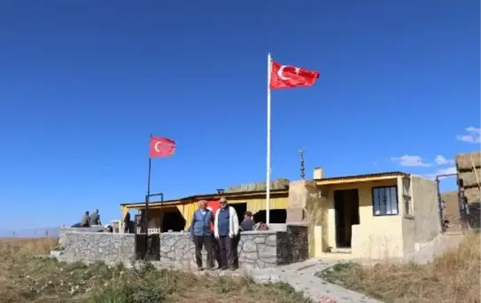 'Kimse donmasın' diye Allahuekber Dağı'na barınak yaptı
