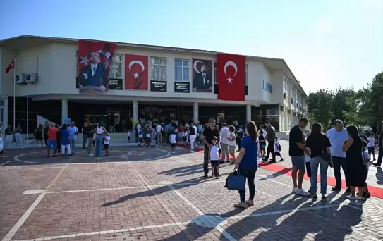 İzmir'de 114 Bin Öğrenci Uyum Programıyla Sınıflarına Kavuştu