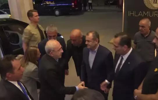 Kılıçdaroğlu, Tuncay Ayhan'ın ailesine taziye ziyaretinde bulundu