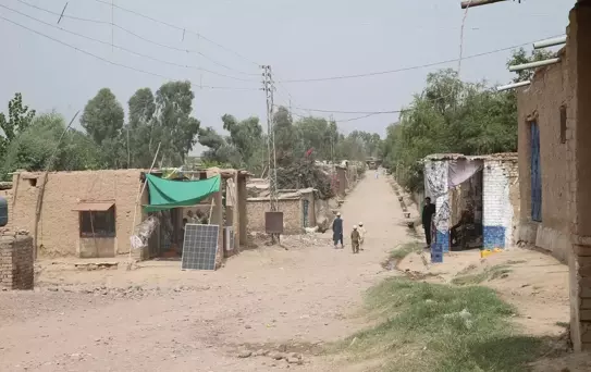 Pakistan'da yaşayan Afgan mülteciler, kayıt kartlarının süresinin uzatılmasını talep ediyor