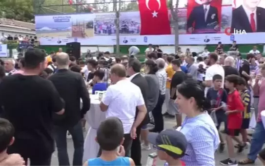 Eyüpsultan Belediyesi, Parseller Spor Sahası'nı futbolseverlerle buluşturdu