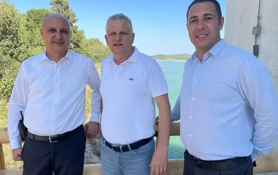İzmir'deki orman yangınında düşen helikopterdeki pilot kurtuldu