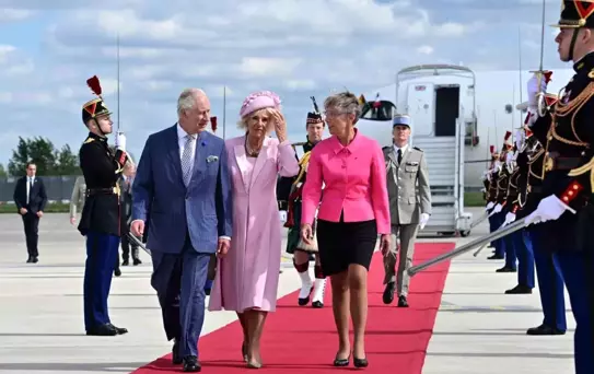 İngiltere Kralı III. Charles ve Kraliçe Camilla Fransa'ya ziyaret için yola çıktı