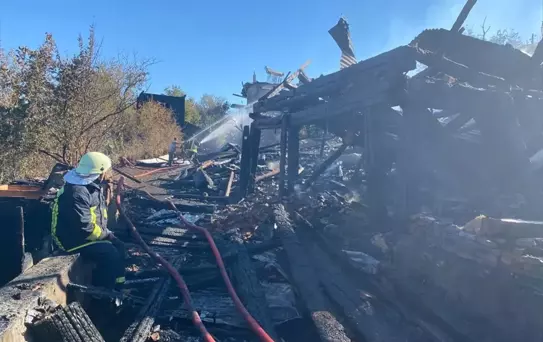 Kastamonu Taşköprü'de çıkan yangında 3 ev ve 1 ahır kullanılamaz hale geldi