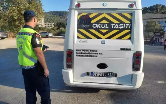Antalya'da Okul Servis Araçları Denetlendi