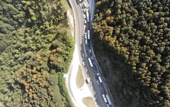 TEM Otoyolu'nda Bakım Çalışması Nedeniyle Trafik Durdu