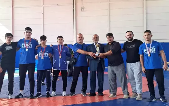 Yunusemre Belediyespor Genç Güreşçileri İllerarası Turnuvada Başarılı