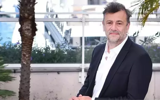 Kraliyet Ailesi'nden ödüle layık görülen ünlü yönetmen Kutluğ Ataman, vize alamadı
