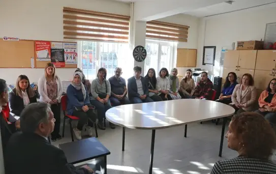 Kırklareli Valisi Birol Ekici, Sosyal Dayanışma Merkezi ve okullarda incelemede bulundu