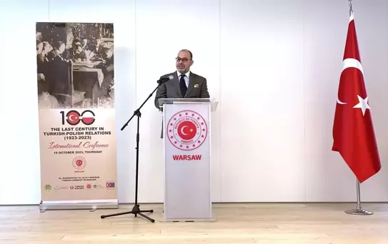 Türkiye-Polonya İlişkilerinde Son Yüzyıl Konferansı Varşova'da Gerçekleştirildi