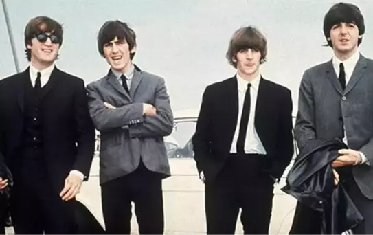 The Beatles'ın Son Şarkısı 'Now and Then' Bir Numaraya Yükseldi