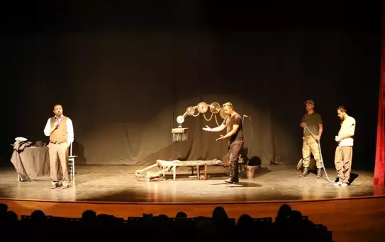 Van Büyükşehir Belediyesi Ücretsiz Tiyatro Etkinliği Devam Ediyor
