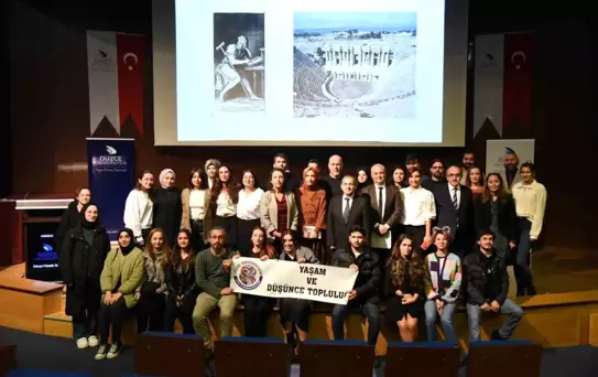 Düzce Üniversitesi'nde Dünya Felsefe Günü Programı Gerçekleştirildi