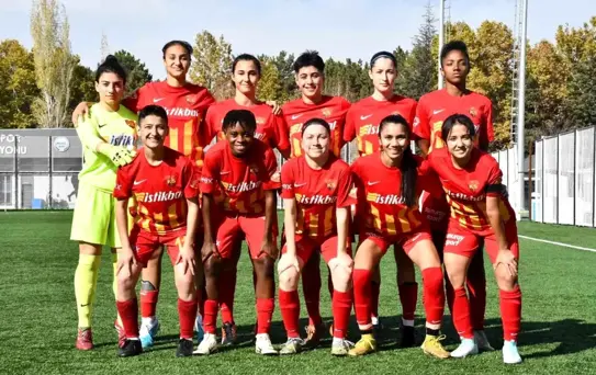 Kayseri Kadın FK, Sakarya Kadın FK'yı 2-0 mağlup etti