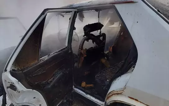 Burdur'da seyir halindeki otomobilde çıkan yangın söndürüldü