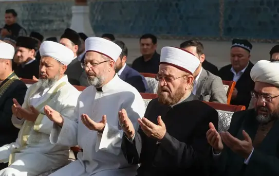 Diyanet İşleri Başkanı Ali Erbaş, Buhara'ya gitti