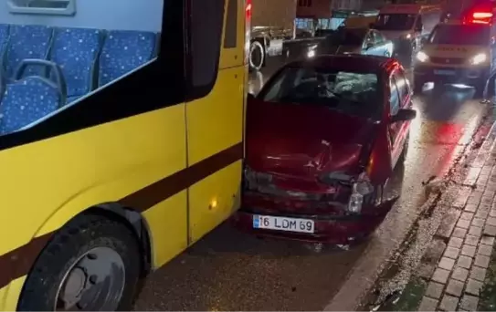 Bursa'da Yağış Nedeniyle Meydana Gelen Trafik Kazası