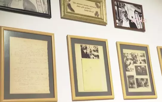 İzmir'deki Araştırma Kütüphanesi, Süreyya Berfe ve Orhan Koloğlu'nun kişisel kütüphanelerine ev sahipliği yapıyor