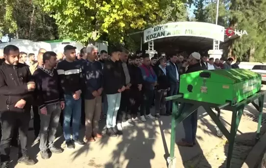 Adana'da genç bıçaklanarak öldürüldü, katilin yaşının 17 olduğu öne sürüldü