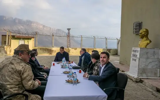 Vali ve Belediye Başkan Vekili Ali Çelik, Derecik'te ziyaretlerde bulundu