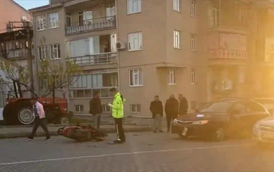 Kütahya'da otomobil ile elektrikli bisiklet çarpışması: 1 yaralı