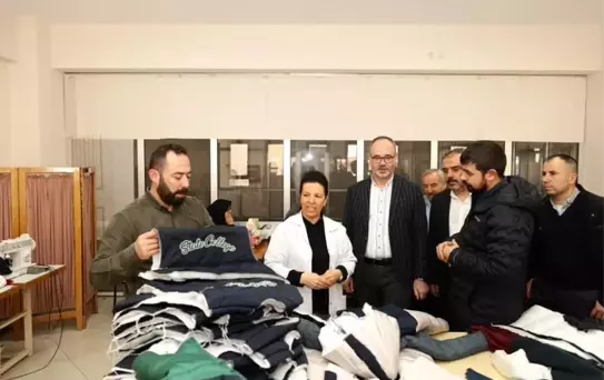 Simav Belediyesi Kültür Merkezi'nden Gazze'ye mont desteği