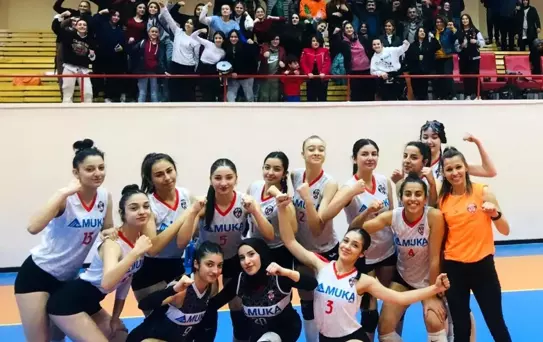 Kayseri Voleybol Kulübü, evinde Adana Voleybolu 3-0 mağlup etti