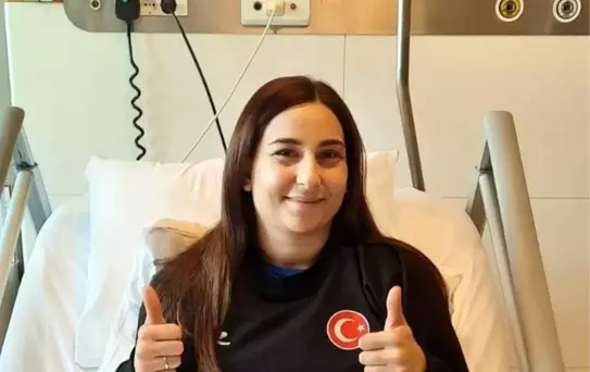 Milli Hentbolcu Beyza Karaçam Ameliyat Oldu