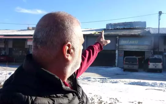 Ardahan'da Şiddetli Rüzgar Çatıları Uçurdu