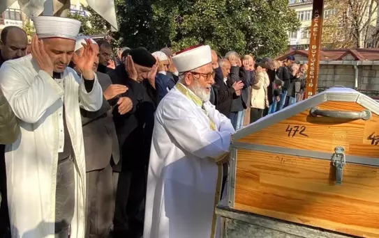 İzmit Fevziye Camii'nin Gönüllü Hafızı Ali Rıza Kahraman Son Yolculuğuna Uğurlandı