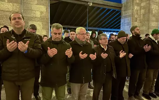 İsrail'in saldırısında öldürülen Hamas lideri için gıyabi cenaze namazı kılındı