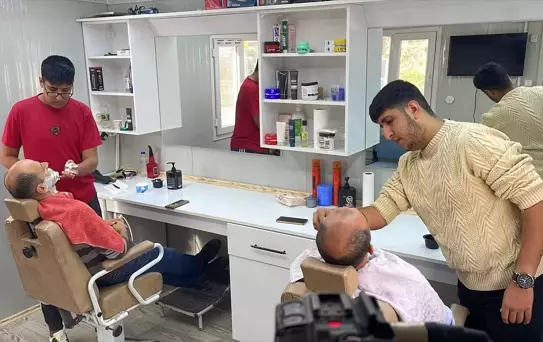 Depremzedelere Ücretsiz Berber Hizmeti