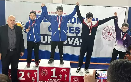 Yunusemre Belediyespor Güreşçileri Turnuvadan Kupa ve Madalyalarla Döndü