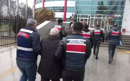 DBP İl Eş başkanı ile 2 kişi tutuklandı