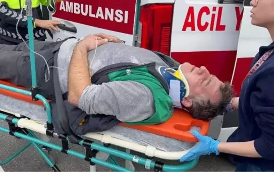 Antalya'da personel servisinin kamyonete çarptığı kazada 9 kişi yaralandı