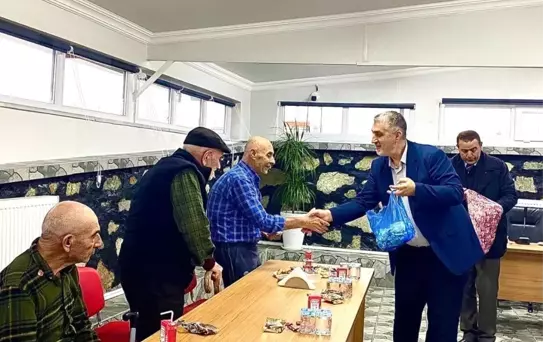 Sivrihisar İlçe Müftüsü ve imam hatipler huzur evinde Regaib Kandili Programı düzenledi