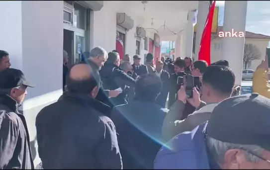 Sol Parti Sözcüsü Tombul: 'Bizim Olan, Halkın, Emekçinin Olan Bütün Değerler 3-5 Sermayedara Peşkeş Çekildi'