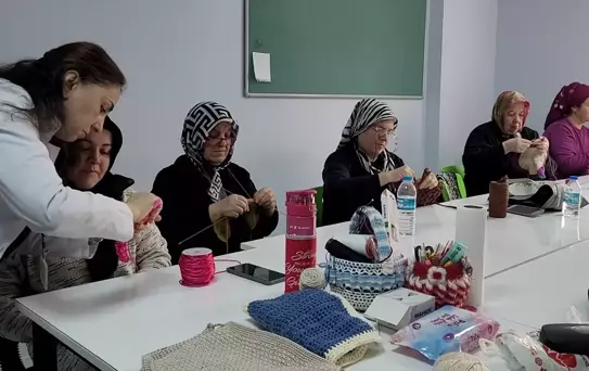 Samsun'da Aile Destek Merkezi Projesi ile Kadınlar Hem Meslek Öğreniyor Hem de Aile Bütçesine Katkı Sağlıyor