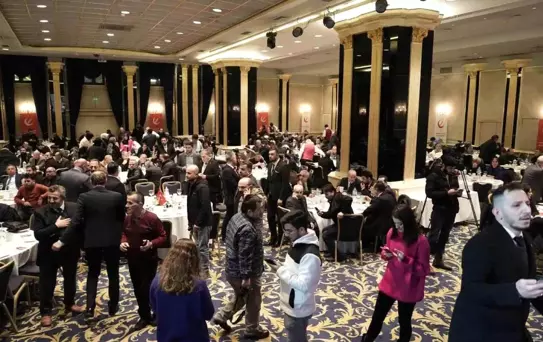 Yeniden Refah Partisi Bursa Büyükşehir Belediyesi Başkan Adayı Sedat Yalçın, Bursalılara yüzde 40 su indirimi sözü verdi